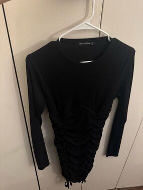 PrettyLittleThing Black Long Sleeve Ruched Midi Dress